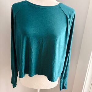 Beyond Yoga classic crop long tee